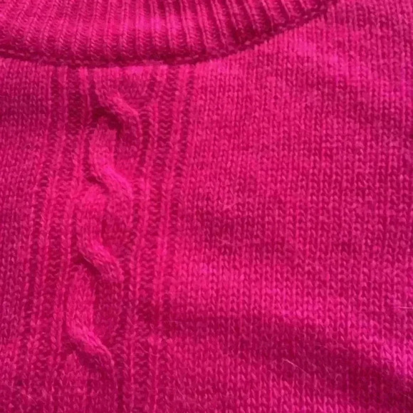 YARNWORKS NWT Women's Pink Sweater Size Medium (Lambswool, Angora) Shoulder Pads - Picture 4 of 7